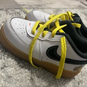 NIKE FORCE 1 LV8